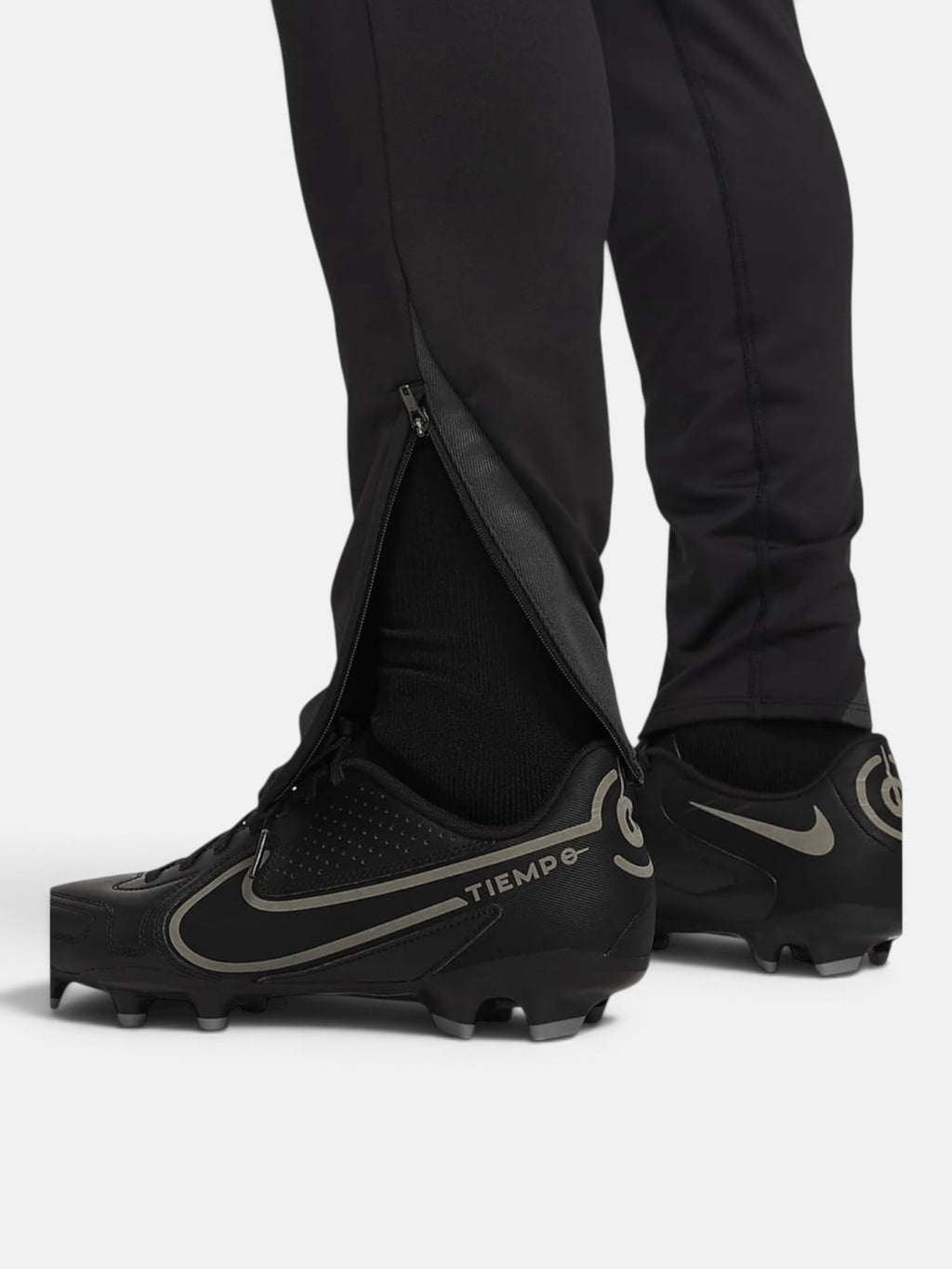 Чоловічі штани Nike Dri-FIT Strike Black FN2405-010