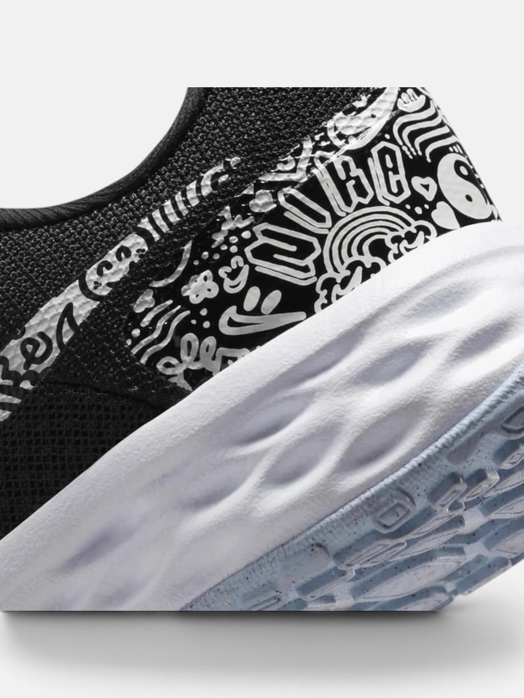 Жіночі кросівки Nike Revolution 6 Black/White DV3181-001