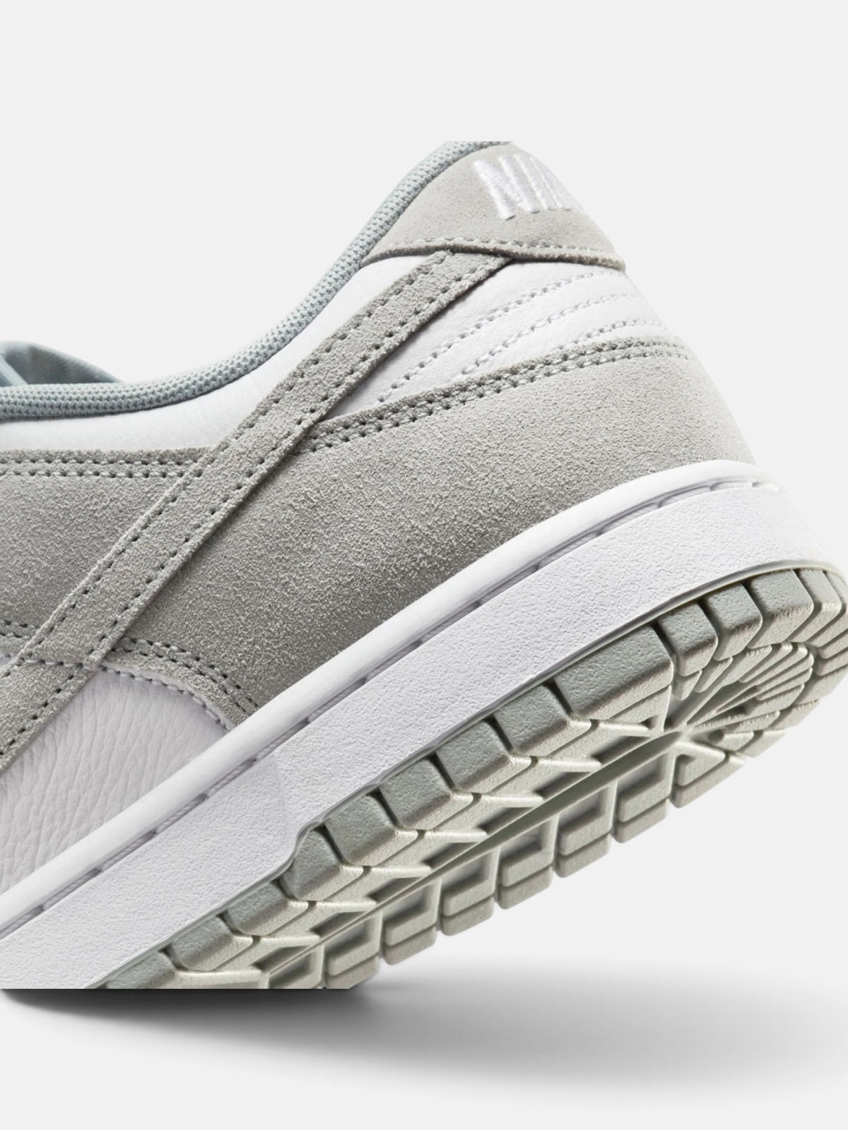 Чоловічі кросівки Nike Dunk Low Retro SE Pumice Grey/White FQ8249-101
