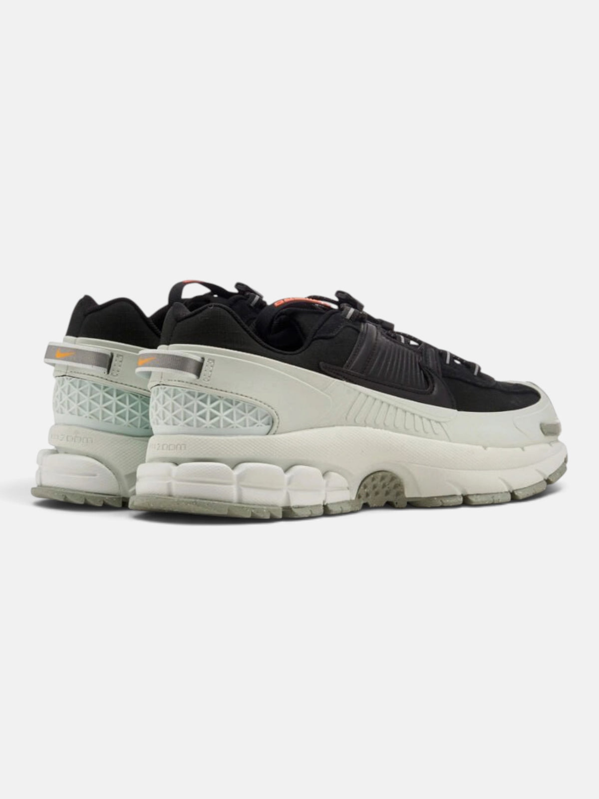 Чоловічі кросівки Nike Zoom Vomero Roam Winterized White/Black FV2295-001