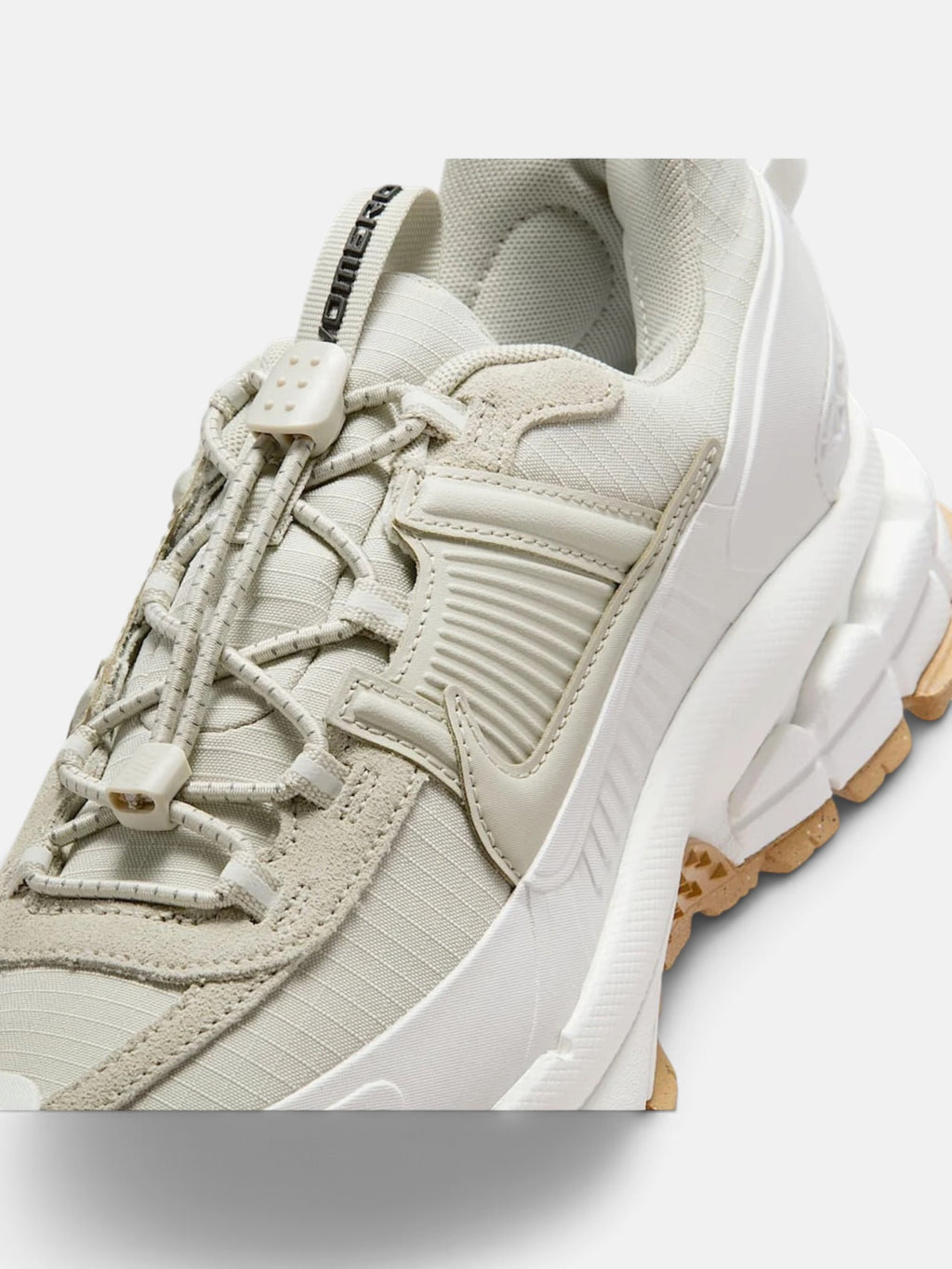 Жіночі кросівки Nike Zoom Vomero Roam Beige HQ2181-100