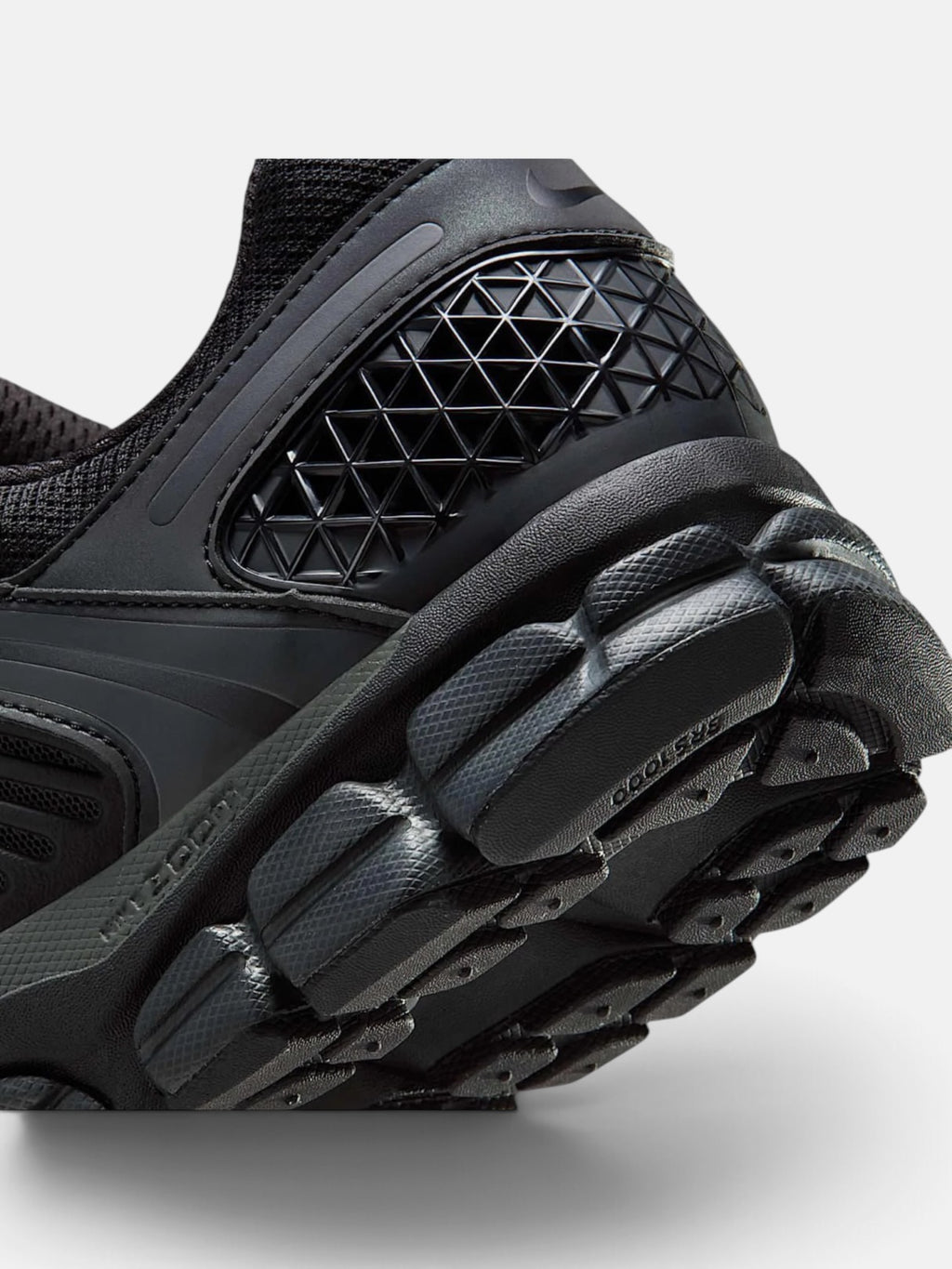 Чоловічі кросівки Nike Zoom Vomero 5 SE Black IM6597-001
