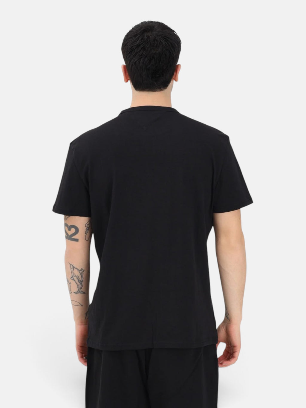 Футболка чоловіча Tommy Jeans Tommy Badge Black DM0DM20322-BDS