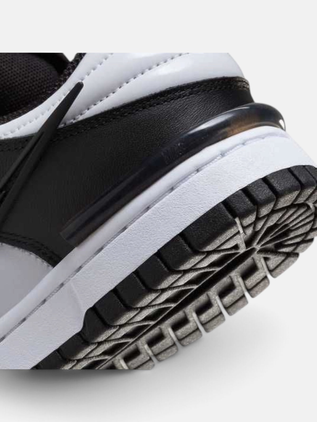 Кросівки жіночі Nike Dunk Low Twist White/Black DZ2794-001