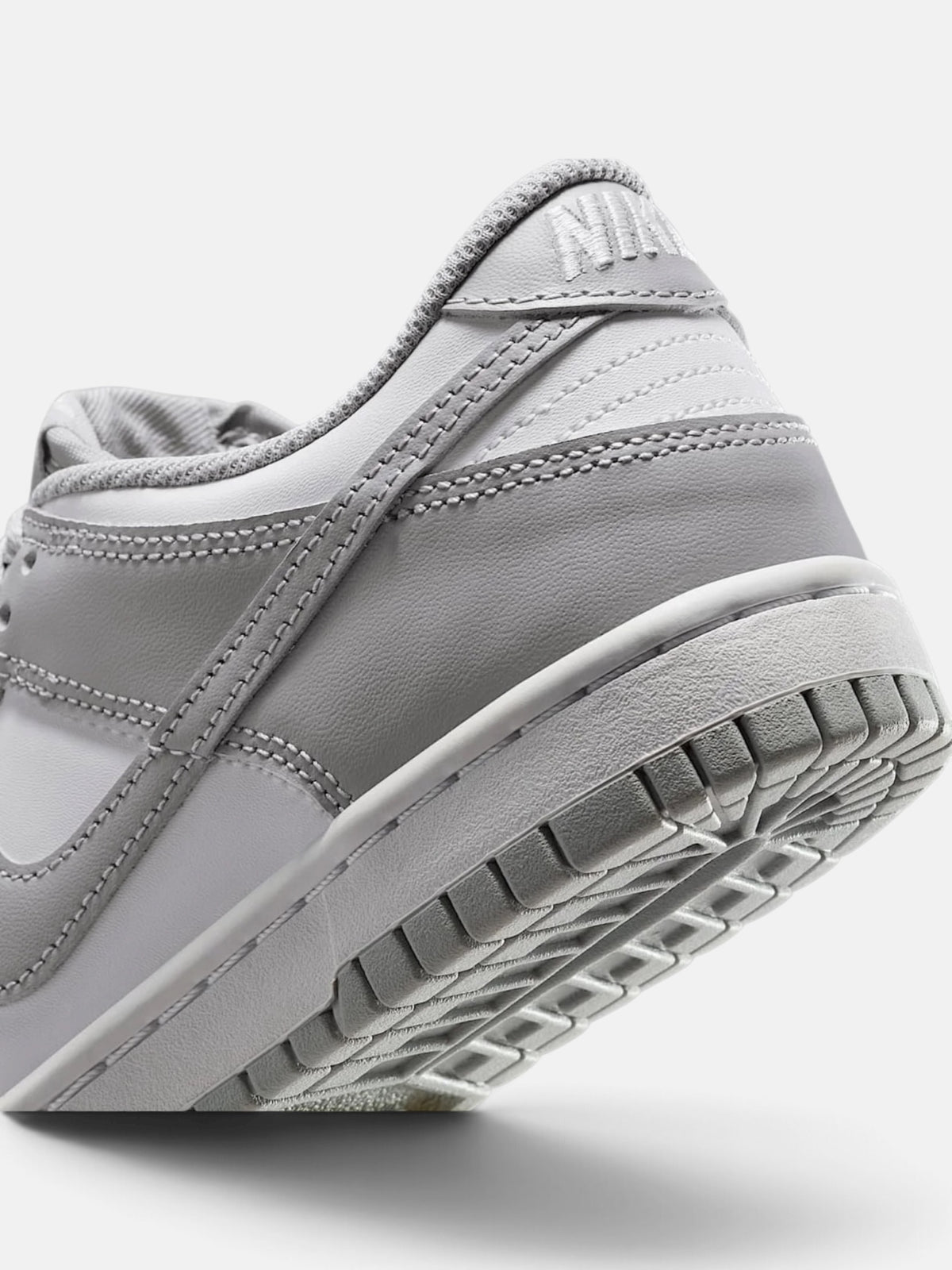 Кросівки жіночі Nike Dunk Low GS White/Grey FB9109-123