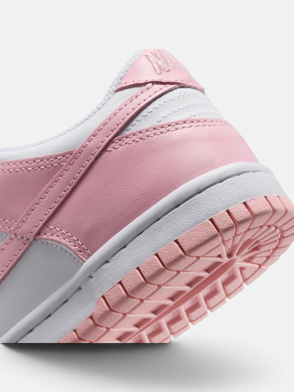Кросівки жіночі Nike Dunk Low GS White/Pink FB9109-125